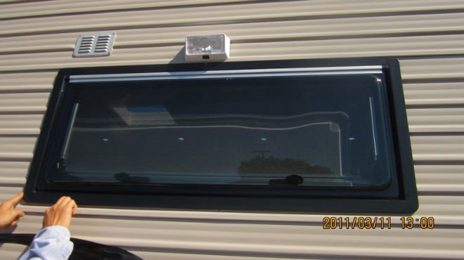 Hoogwaardig aluminium zijraam  - Curtain Curtain recensie en prijs